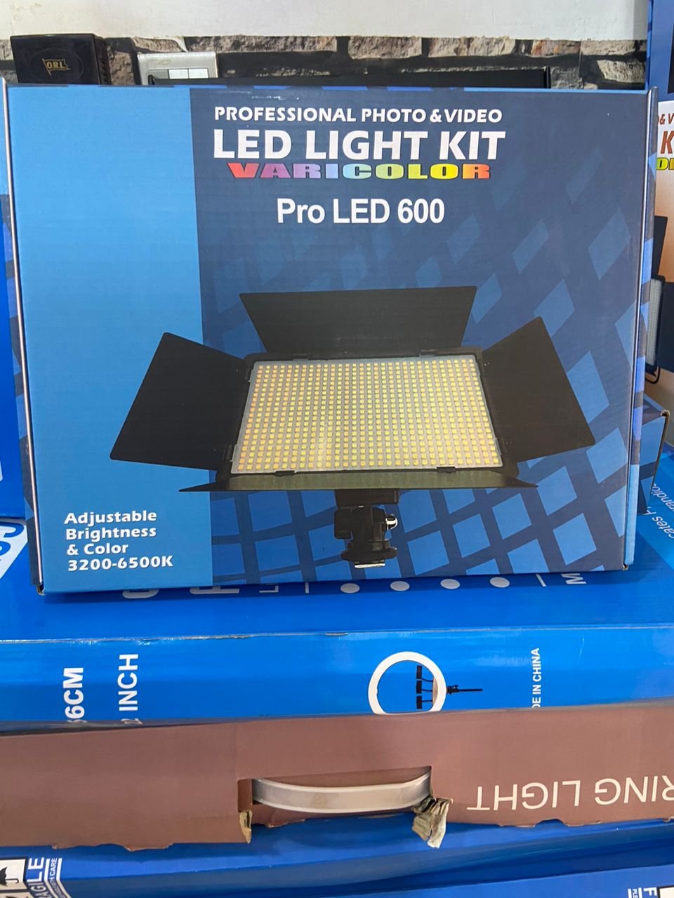 Pro LED 600 Professional Bi-Color Video Light Kit – Adjustable Brightness Photography & Studio LED Panel